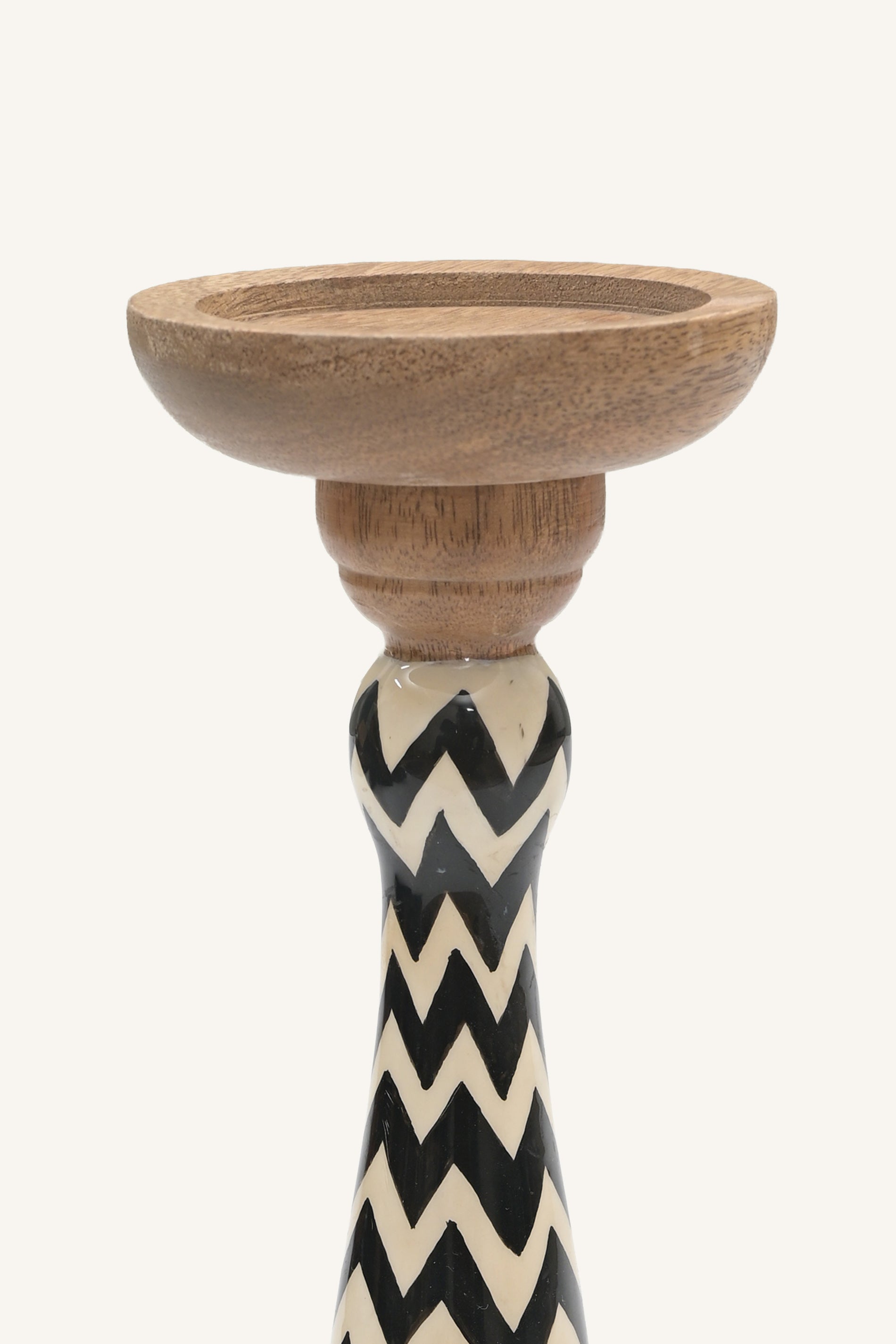 Monochrome Ripple Taper Holder