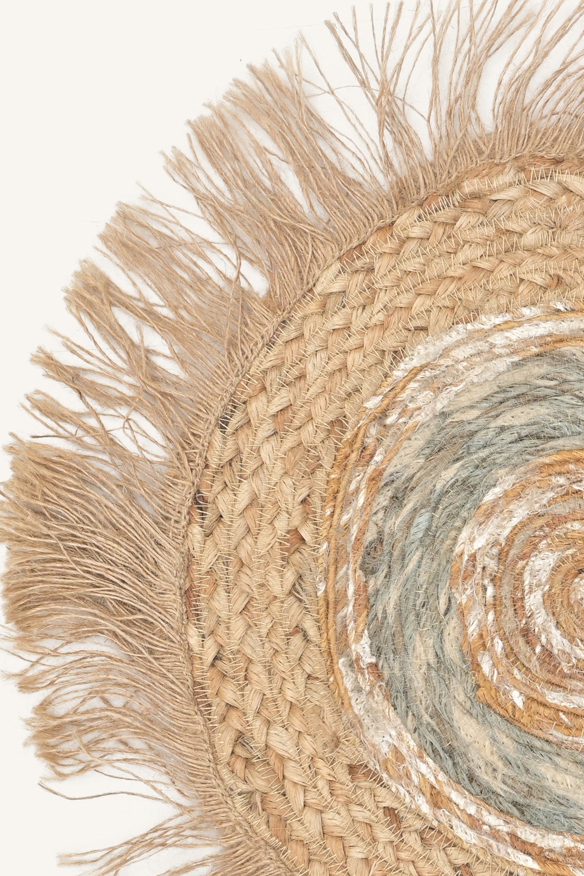 Kinari Fringe Jute Decor