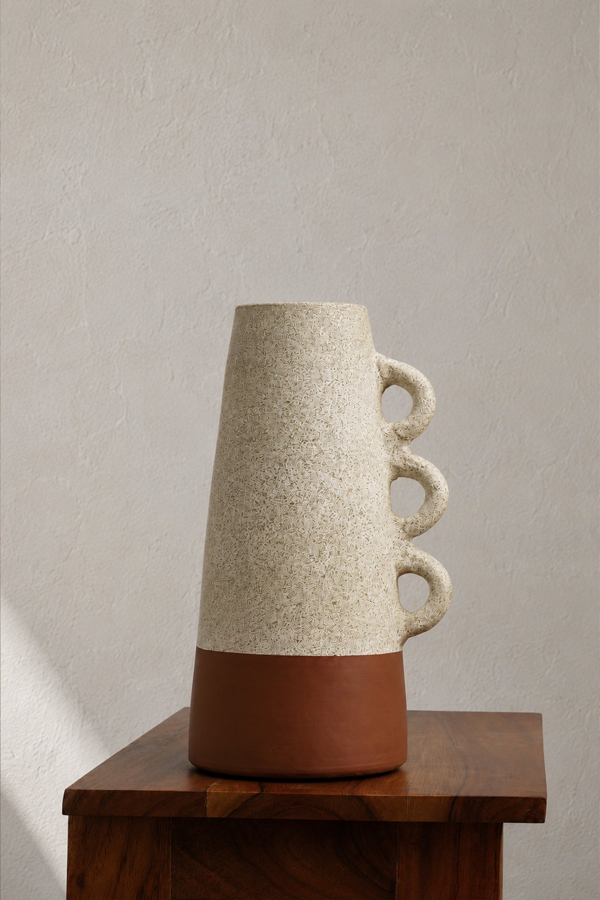 Terra Column Reed Vase