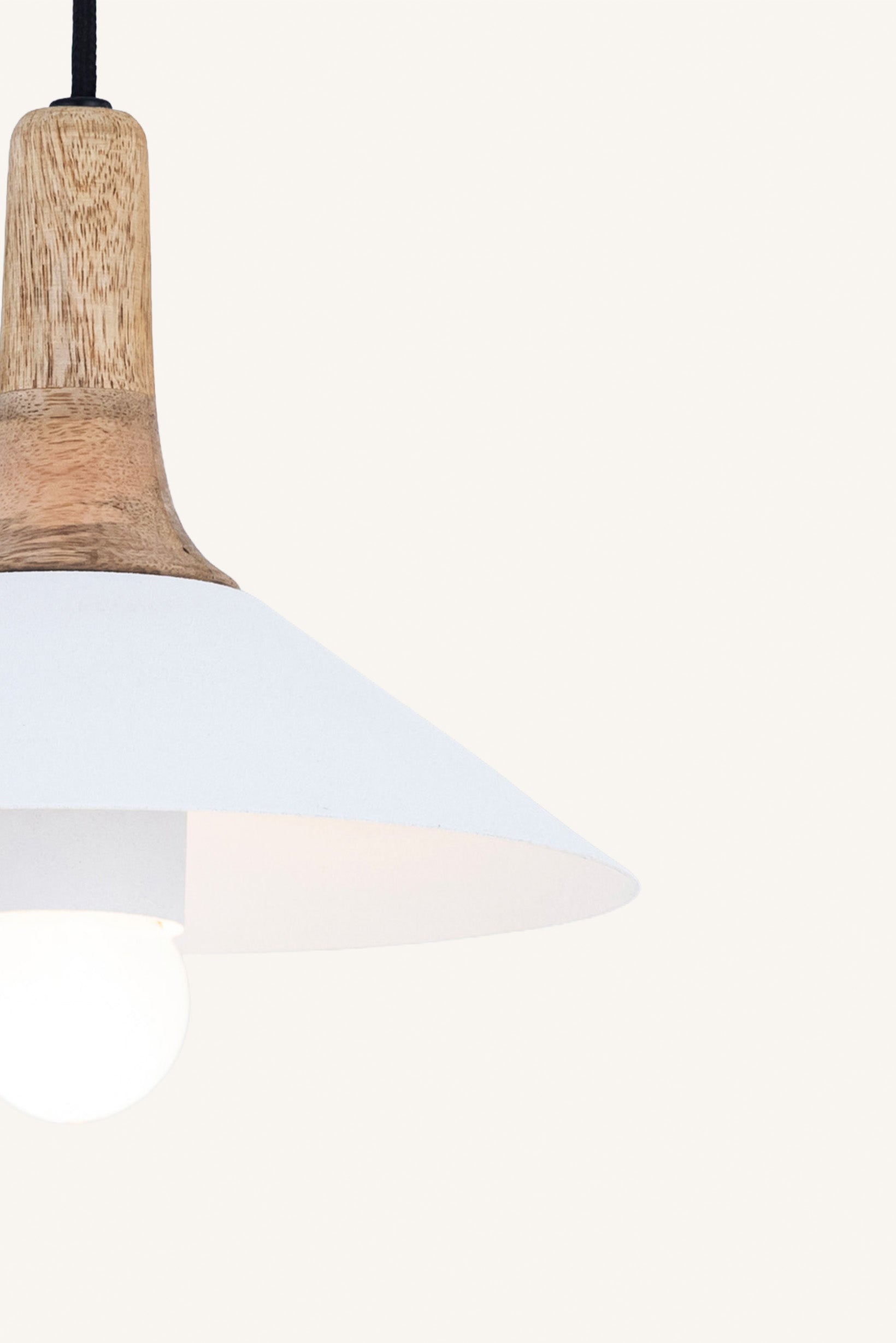 Elvion Trace Pendant