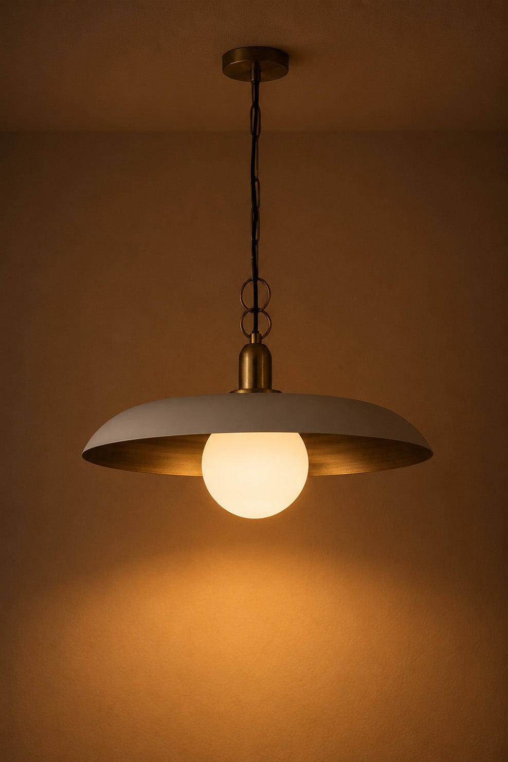 Bravik Disc Pendant
