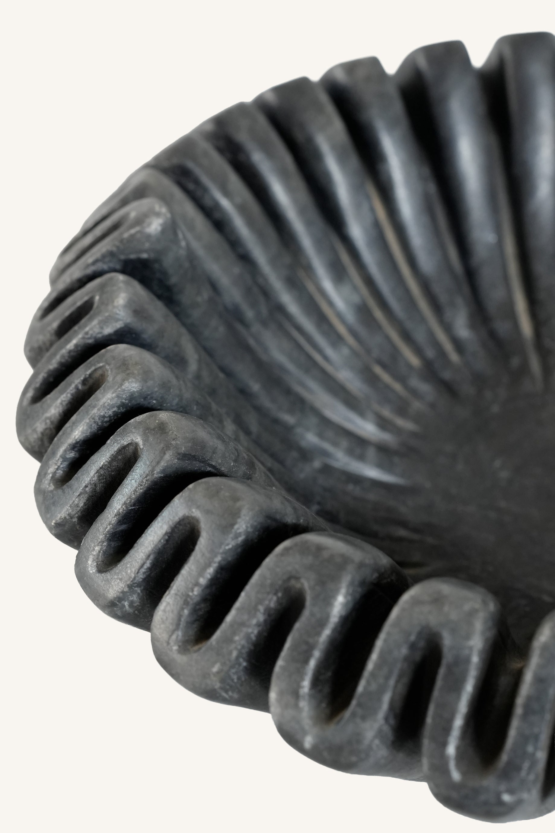 Ruffle Black Bowl