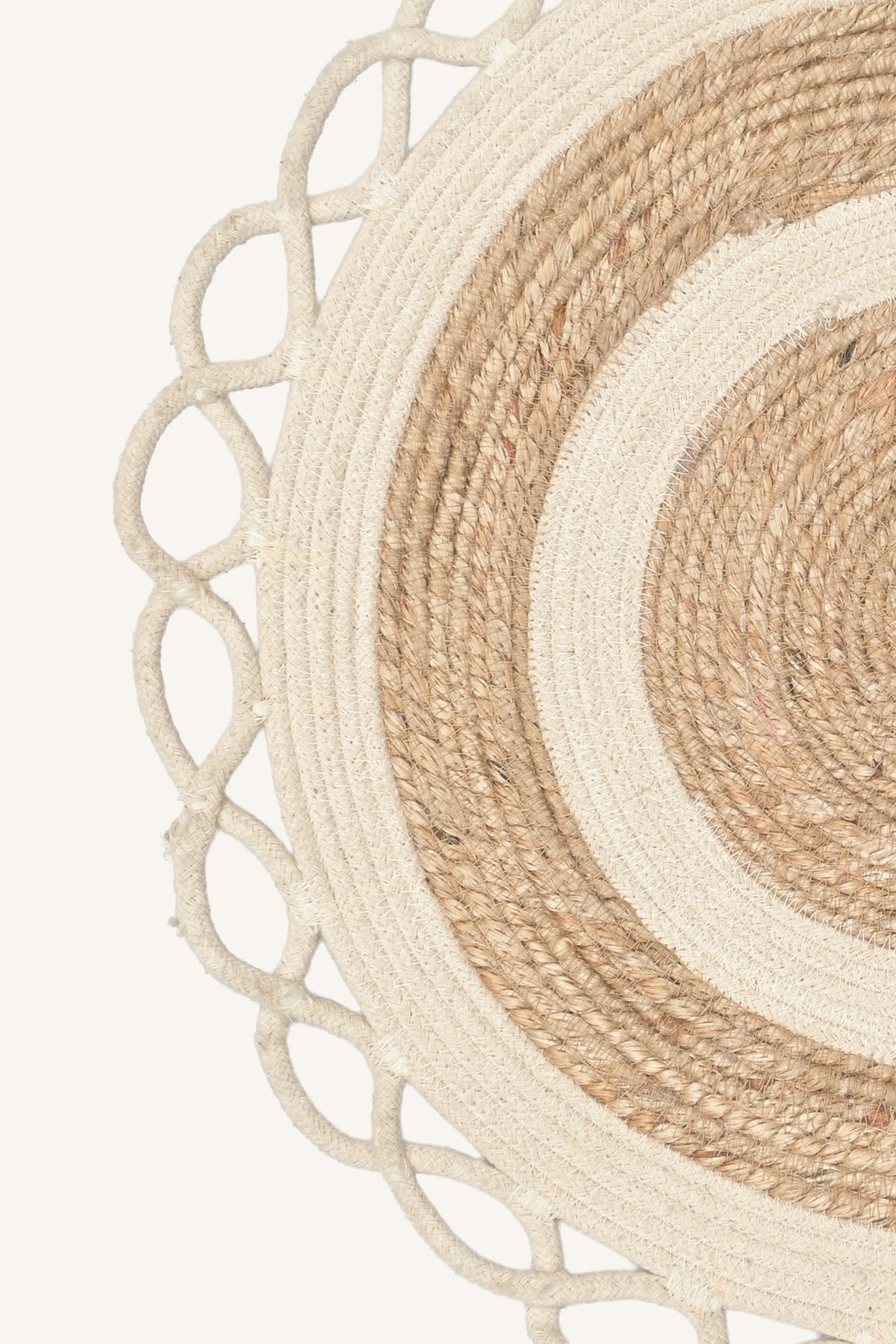 Meadow Lace Ring Decor