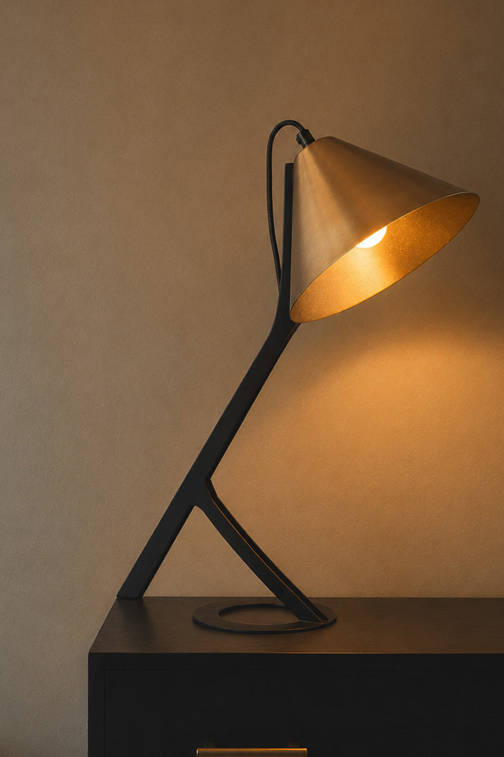 Verden Angle Lamp