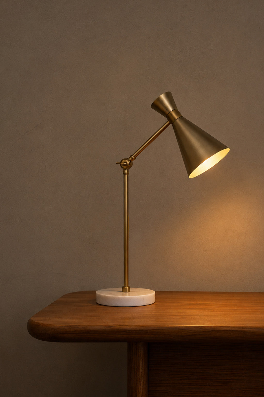 Zeren Pivot Lamp