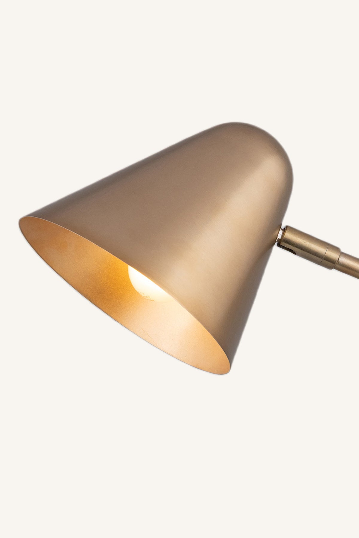 Kelvor Beam Lamp