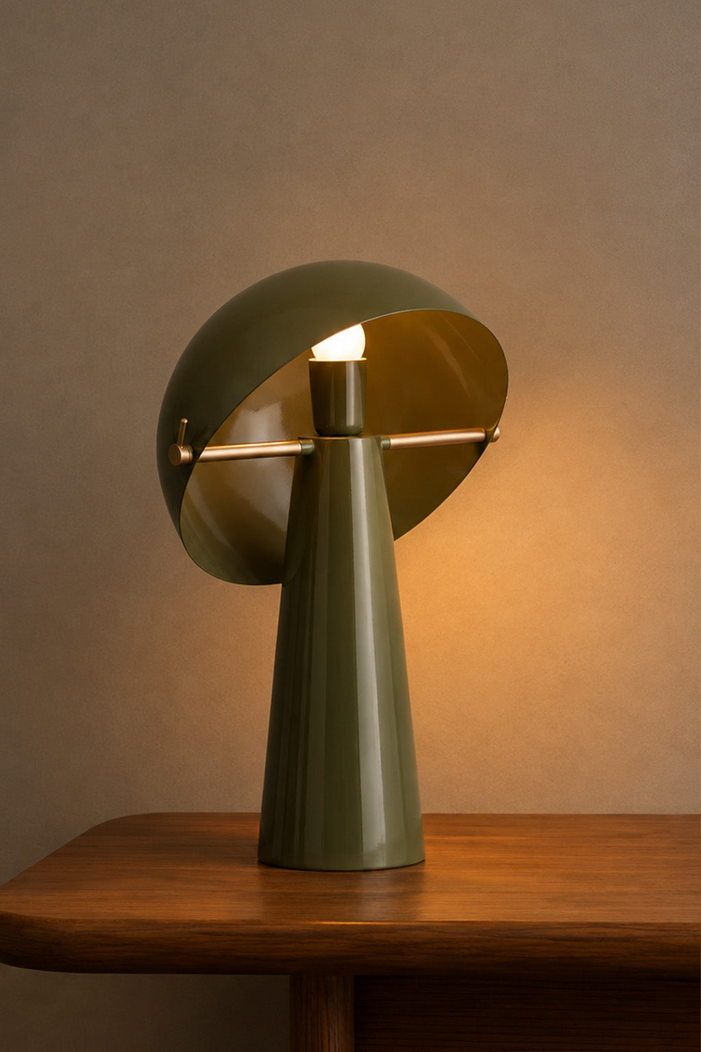 Virex Crest Lamp