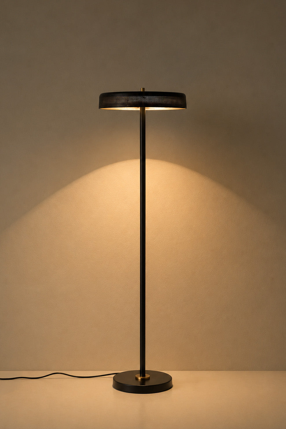 Zyren Halo Lamp