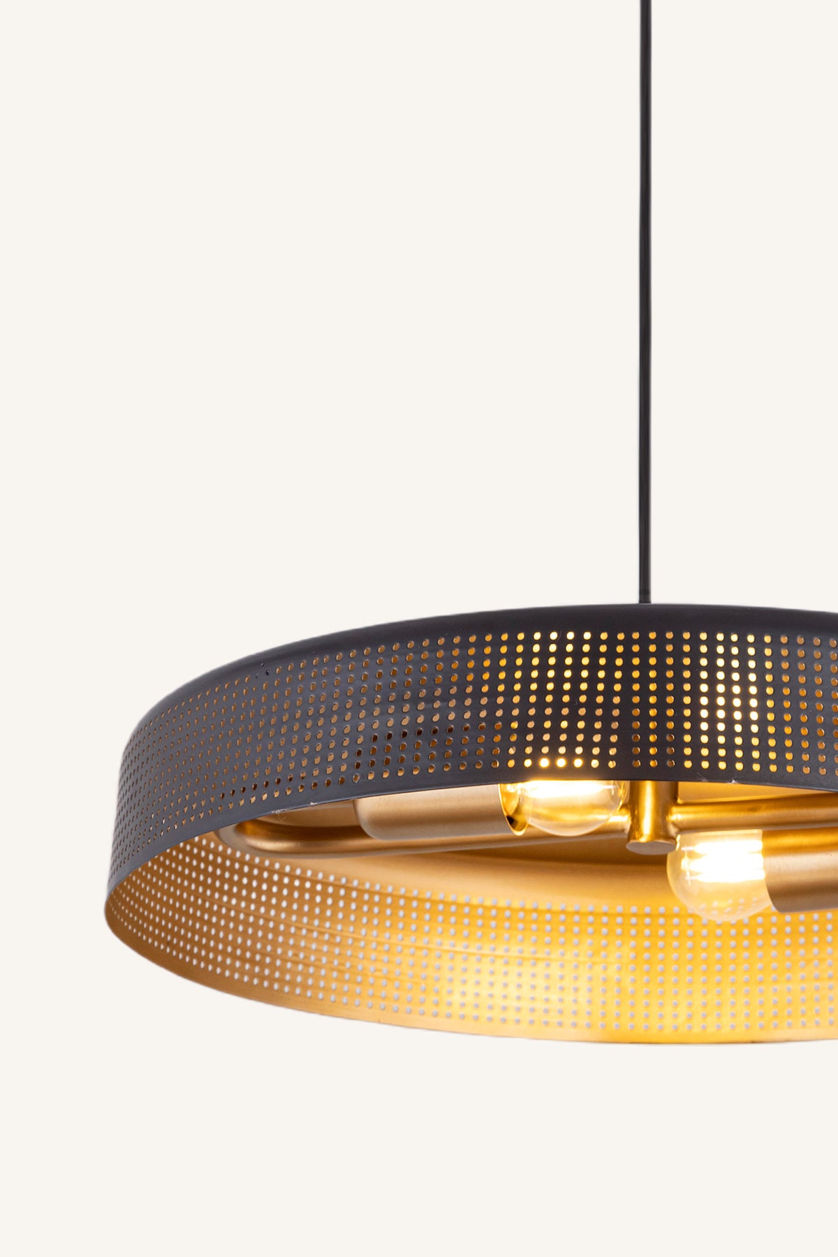 Dorien Halo Pendant