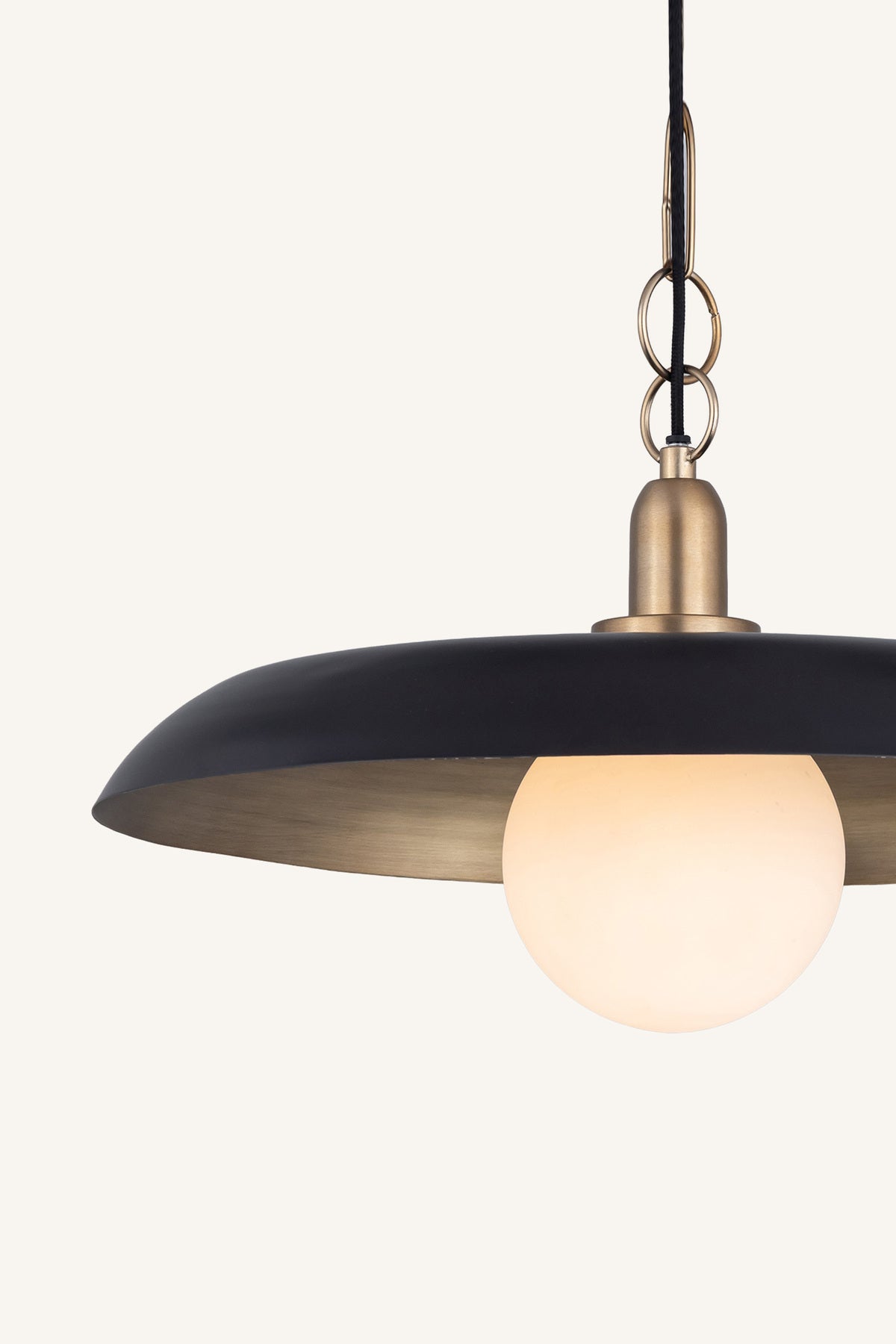 Bravik Disc Pendant