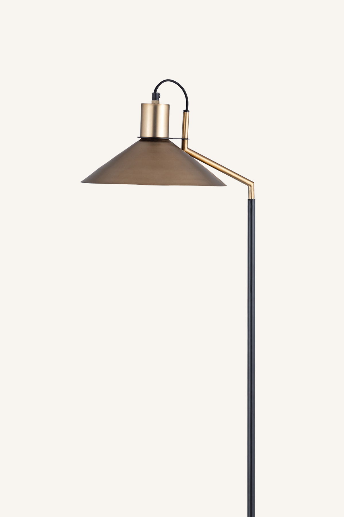 Cantil Floor Lamp